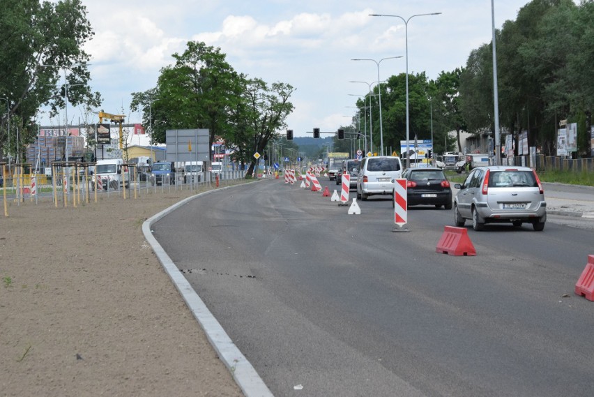 Największa inwestycja drogowa w Kielcach zbliża się do końca, czy wykonawca dotrzyma terminu? [ZDJĘCIA]