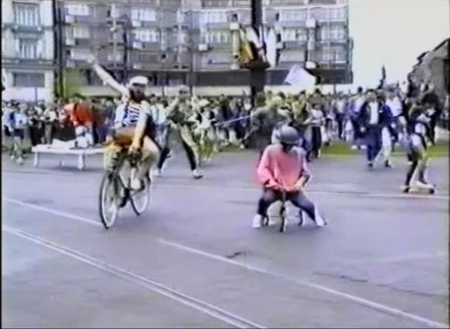Zabawy Polaków, 1981-1989, video, 28′