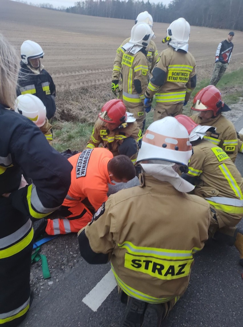 Wypadek na drodze 212 koło Unichowa.