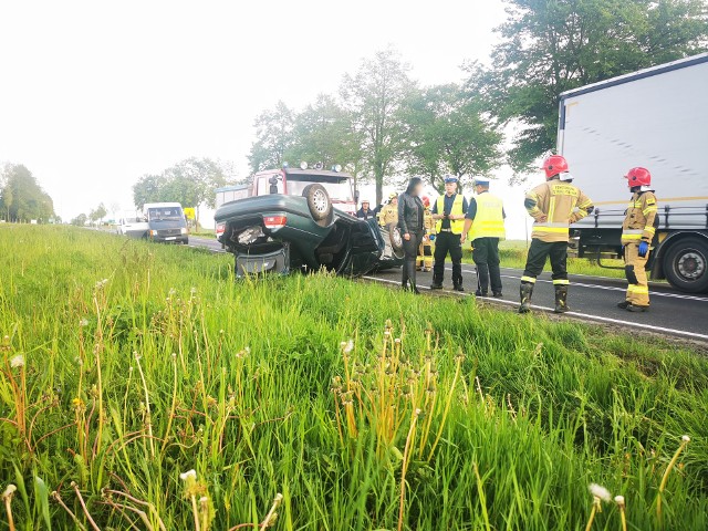 Do wypadku na drodze krajowej nr 11 w Boninie doszło w poniedziałek późnym popołudniem.
