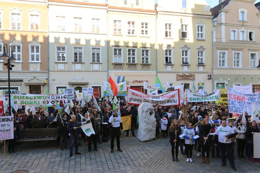 Protest przeciwników powiększenia Opola.