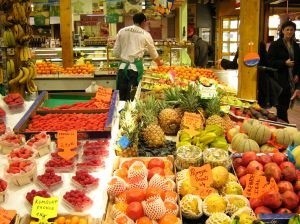 Handel w Koszalinie. Ceny idą w góręTak już się utarło, że po warzywa i owoce wiele osób chodzi na targowisko.