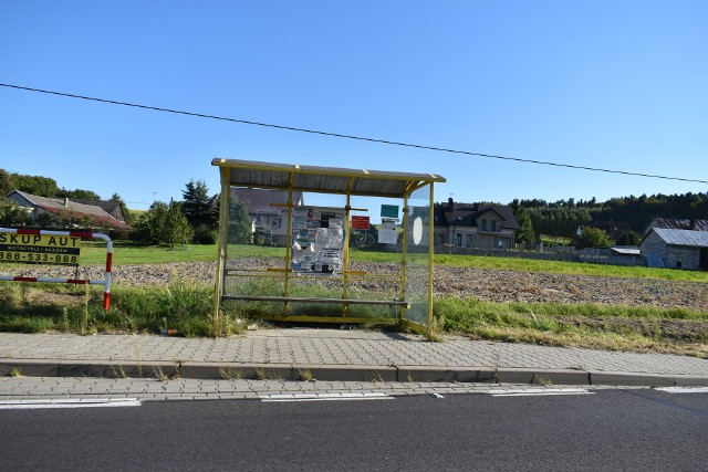 Gmina Wolbrom. Przystanki są puste, bo busy tu nie jeżdżą