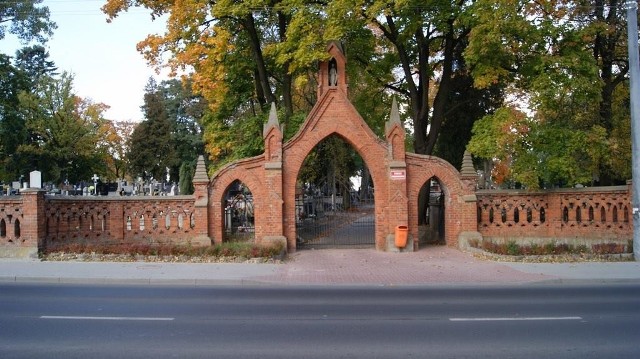 Zmianie ulegnie organizacja ruchu drogowego w rejonie cmentarza przy ulicy Lipnowskiej w Rypinie