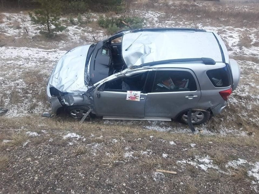 Julianka. Wypadek na drodze wojewódzkiej nr 686. Auto wpadło...