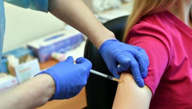 Specjaliści apelują: szczepmy się przeciw grypie. Dawka szczepionki zaczyna nas chronić już po dwóch tygodniach