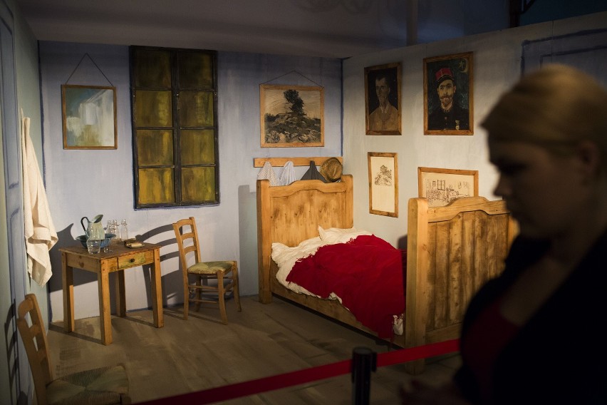 Van Gogh w podróży, czyli wystawa multimedialna w budynku Dworca Głównego [ZDJĘCIA, WIDEO]