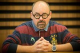 "Miasto z mgły". Carlos Ruiz Zafon powraca. Pośmiertne wydanie książki jednego z najbardziej poczytnych autorów ostatnich lat