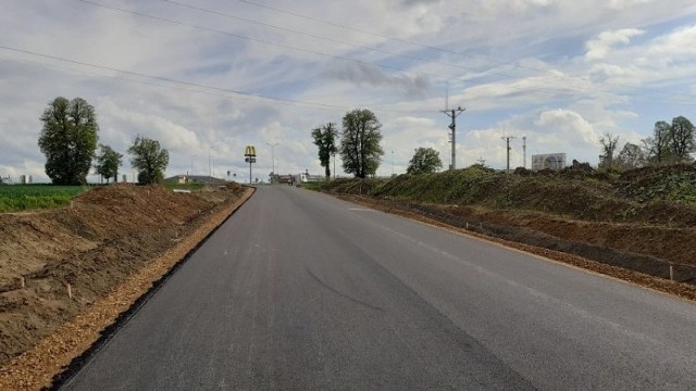 Budowa obwodnicy Podolsza w ciągu drogi wojewódzkiej 781 jest na finiszu. Dojazd do ronda na skrzyżowaniu z drogą 44