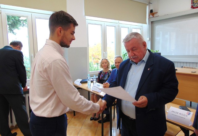 Stypendium premiera odebrał Edoardo Burchi, uczeń trzeciej klasy technikum o profilu informatycznym w Zespole Szkół w Gorzycach