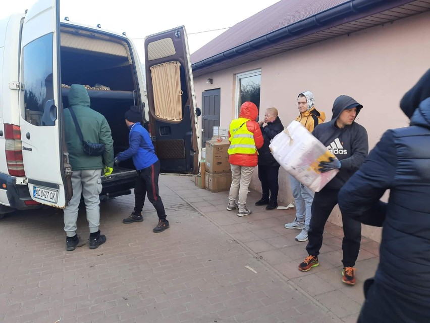 Zbiórka darów i pakowanie pierwszego transportu na Ukrainę.