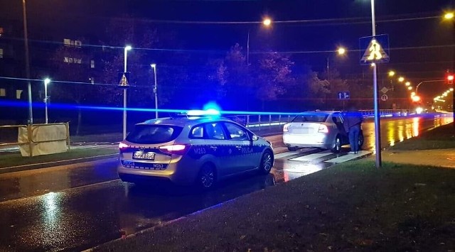 Wypadek na ul. Kazańskiej w Łomży. Skoda potrąciła nastolatków