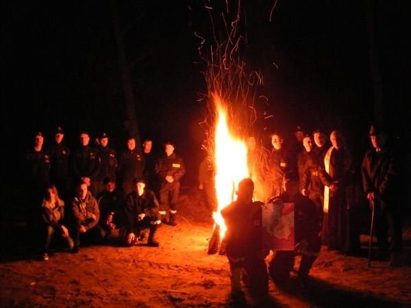 Kwiecień. W całej Polsce zapłonęły ogniska z okazji 1050...
