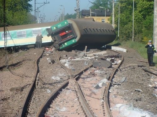 Ciężarówka zderzyła się z pociągiem w Sycewicach (filmy wideo, zdjęcia)