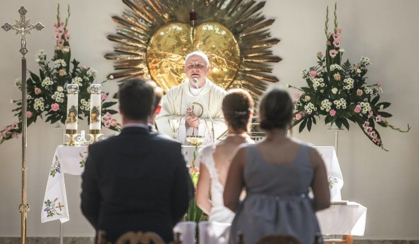 Śluby po nowemu: Kościół zmienił zasady zawierania małżeństw. Jakie nowe przepisy uzgodnił Episkopat Polski? Zmiany dla narzeczonych!