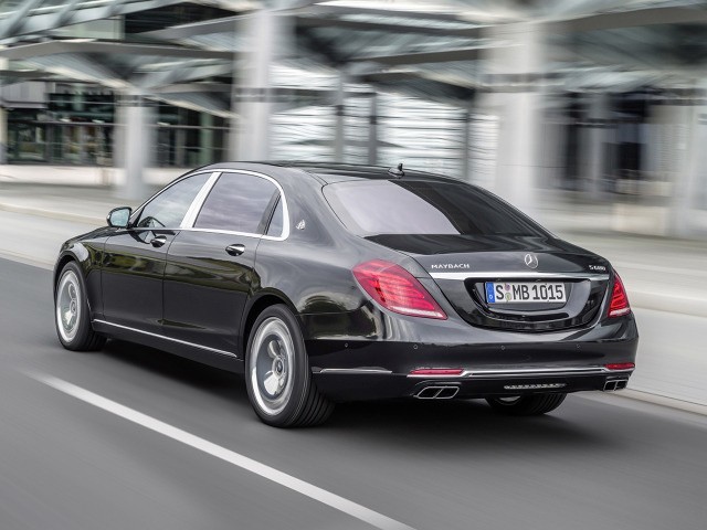 Mercedes-Maybach S600...