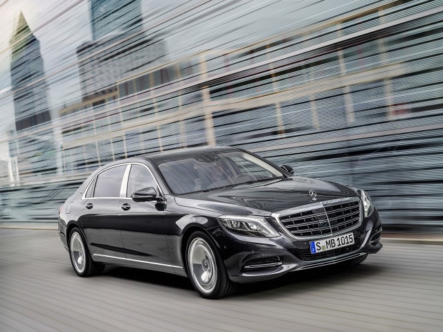 Mercedes-Maybach S600...