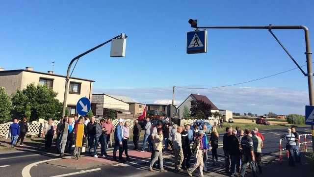 Mieszkańcy gminy Stęszew zablokowali w piątek drogę krajową nr 5
