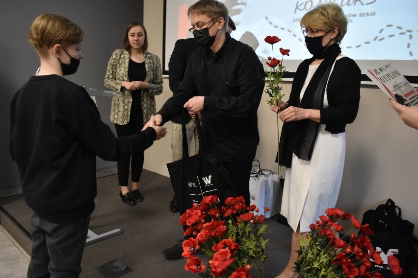 Uczniowie świętokrzyskich szkół nagrodzeni za udział w konkursie plastycznym o Armii Polskiej na Wschodzie