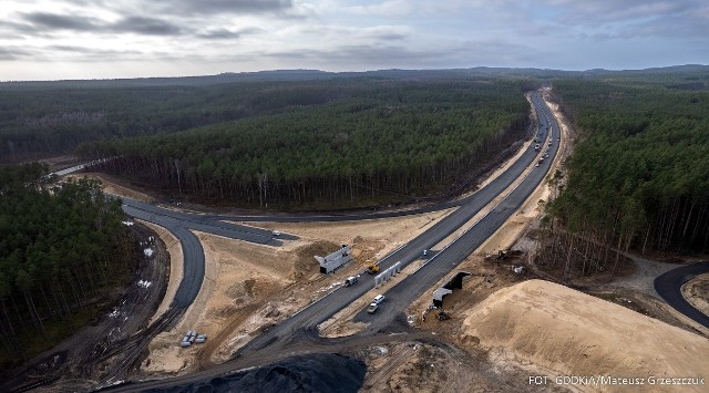 Tak wygląda budowa drogi S3 na odcinku Troszyn - Świnoujście >>>