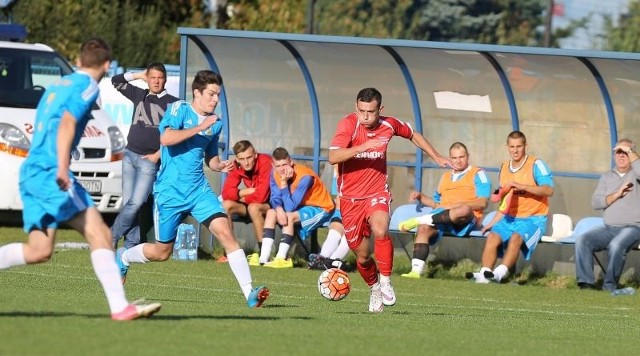 Fragment poprzedniego meczu Widzewa ze Stalą. W akcji Kamil Bartos