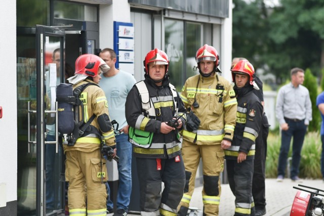 Z budynku ewakuowano 50 osób, z czego połowę stanowili dzieci z przedszkola.