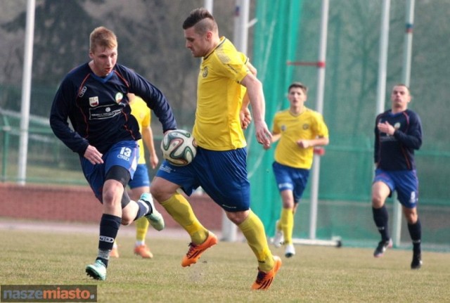 3. liga W rozgrywkach (prowadzić je będzie Wielkopolski ZPN) uczestniczyć będzie 16 zespołów, w tym 5 drużyn z K-PZPN. Beniaminkami są: TKP Elana Toruń i Kujawianka Izbica Kujawska (mistrz i wicemistrz 4. ligi K-PZPN, w sezonie 2014-2015), Pelikan Niechanowo (mistrz 4. ligi Wielkopolskiej, grupa północna), KKS 1925 Kalisz (mistrz 4. ligi Wielkopolskiej, grupa południowa). Ponadto K-PZPN reprezentować będą: Start Warlubie, Sparta Brodnica i Wda Świecie. Do 4. ligi spadły: Victoria Września, Tarnovia Tarnowo Podgórne (Wielkpolski ZPN) oraz Pogoń Mogilno, Unia/Drobex Solec Kujawski, KS Chełminianka Chełmno, WKS Włocłavia Włocławek.