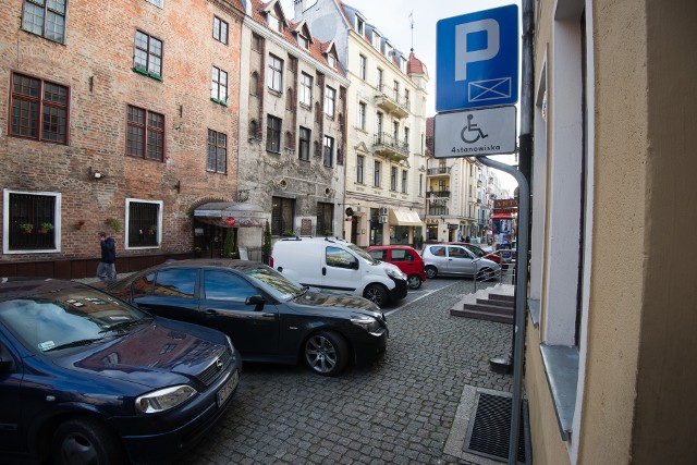 Szykują się wielkie zmiany w parkowaniu na starówce w Toruniu