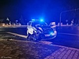 Radiowóz zderzył się z samochodem osobowym w Bieruniu. Policja jechała na sygnale. Na skrzyżowaniu doszło do zderzenia ZDJĘCIA