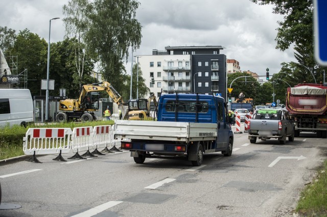 Przez cały weekend kierowcy muszą być przygotowani na duże utrudnienia w obrębie skrzyżowań Traugutta - Zwycięstwa - 4 Marca oraz Zwycięstwa - Ogińskiego.