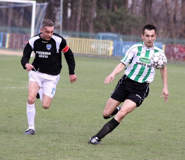 Kolbuszowianka - Wislok WiśniowaPilkarze Kolbuszowianki (bialo-zielone stroje) pokonali graczy Wisloka Wiśniowa 4-1.