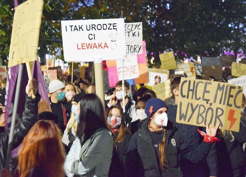 Strajk Kobiet niesie ze sobą bardzo mocne przesłanie i...