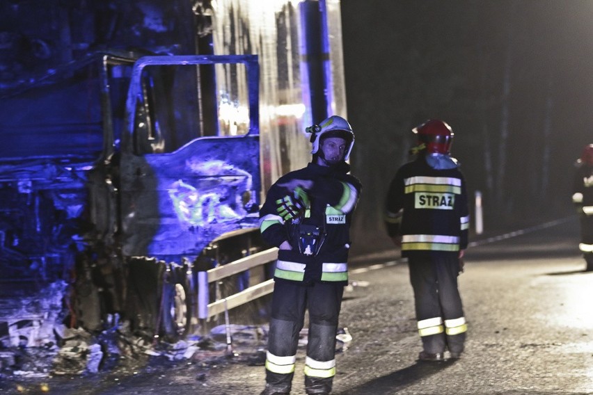 Do pożaru ciężarówki doszło w poniedziałek 28, grudnia nad...
