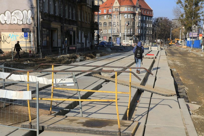 Remont Hubskiej miał się zakończyć w połowie września 2018