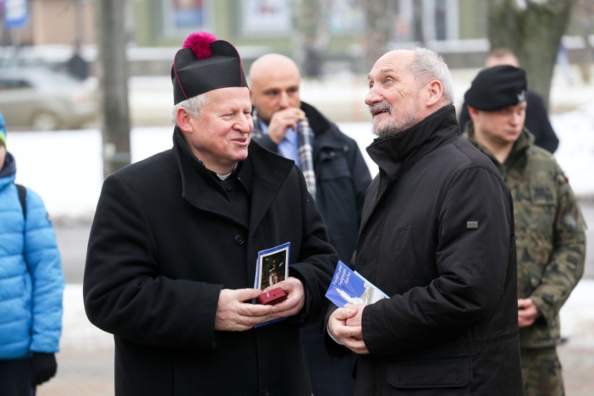 Bartłomiej Misiewicz w Białymstoku. Szef MON Antoni Macierewicz będzie świadkiem?