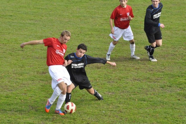 Mecz pomiędzy Wiązownicą (czerwone stroje) i Startem Pruchnik zakończył się remisem 1-1.