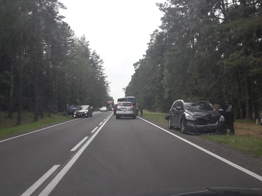 Bobrowa. Wypadek na DK 65. Białoruski autokar zderzył się z osobówką. są ranni [ZDJĘCIA]