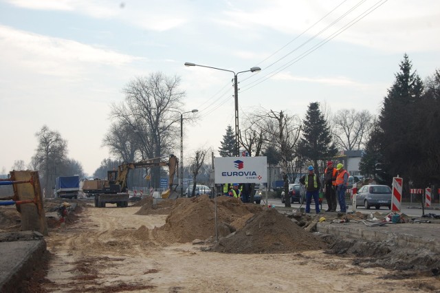 W wakacje pojedziemy już nowym rondem? Takie są zapowiedzi drogowców.