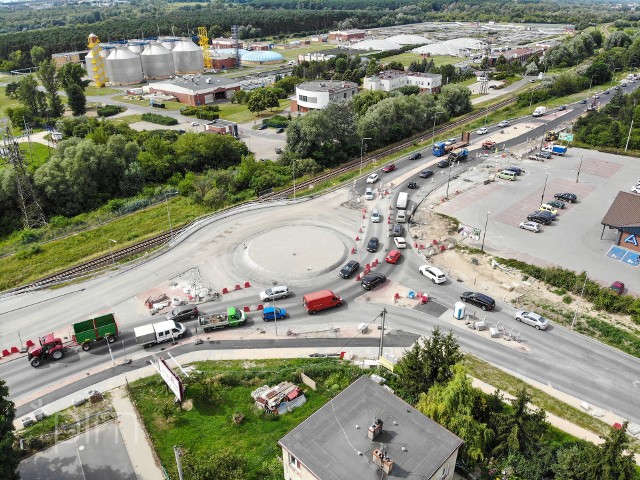 W ramach przebudowy ul. Gdyńskiej wybudowano także dwa nowe ronda, które dodatkowo usprawnią ruch : jedno na skrzyżowaniu z ul. Poznańską, a drugie - Piaskową. Między rondami wybudowany został jeszcze dodatkowy pas ruchu.