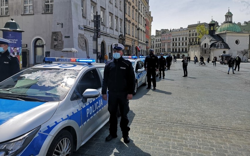 Kraków. Małopolscy policjanci oddali hołd zastrzelonemu koledze z Raciborza [ZDJĘCIA]