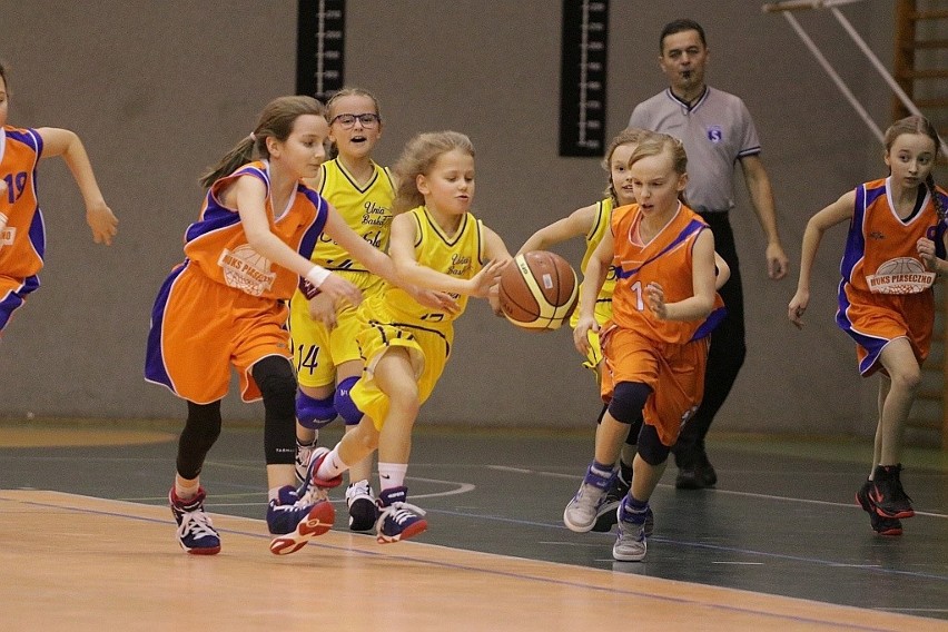 Pierwszy mecz najmłodszych koszykarek Unii Basket [WIDEO, ZDJĘCIA]