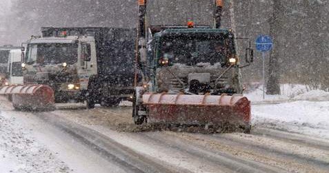 PGK rozpocznie wywożenie śniegu z ul. Zwycięstwa w Koszalinie dziś o 20.00.