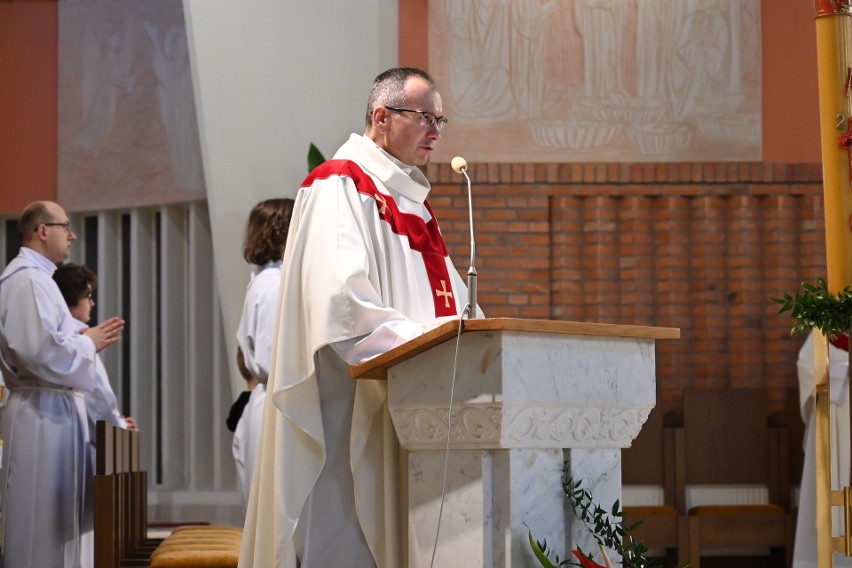 W 19. rocznicę śmierci świętego Jana Pawła II biskup Marian Florczyk odprawił mszę świętą w parafii świętego Józefa Robotnika w Kielcach