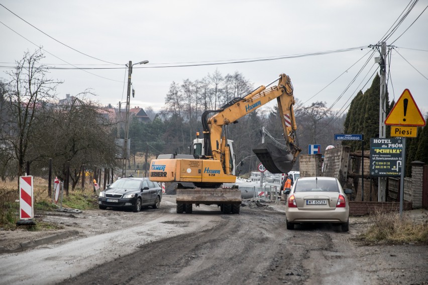 Kraków. Rozkopana ulica Myślenicka będzie jak nowa. Tylko kiedy? [ZDJĘCIA]