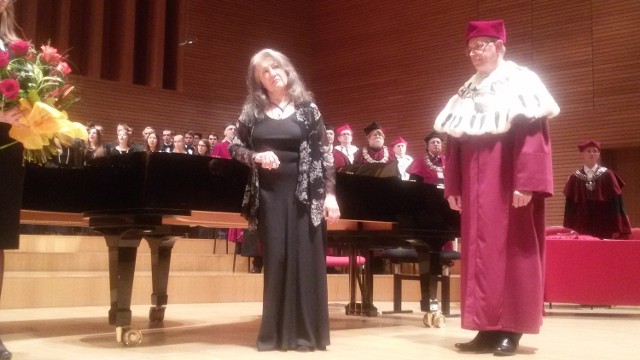 Doktorat honoris causa Akademii Muzycznej w Katowicach dla Marthy Argerich, pianistki zaskakującej, porywającej, doskonałej