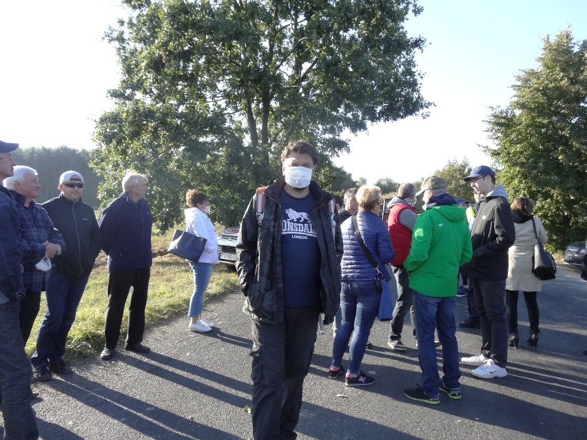 Około 50 osób blokowało w poniedziałek wjazd na składowisko...