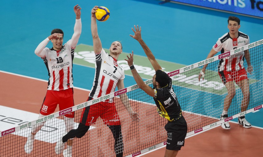 Asseco Resovia przegrała u siebie z Treflem Gdańsk 0:3.