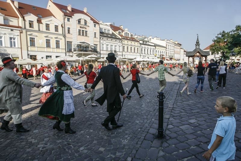 Polonez na Rynku w Rzeszowie...