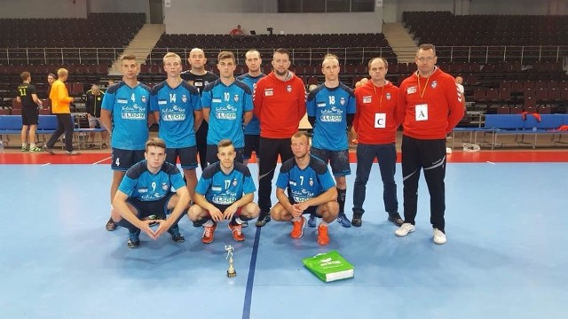 Drużyna Szczypiorniaka Dąbrowa Białostocka na turnieju na Litwie