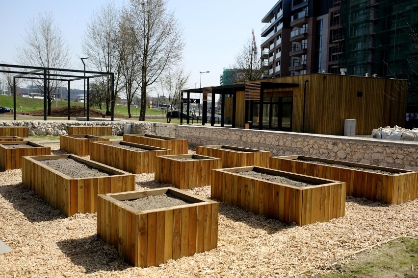 Kraków. Park Stacja Wisła wkrótce będzie otwarty. Na Zabłociu czekali na niego od lat